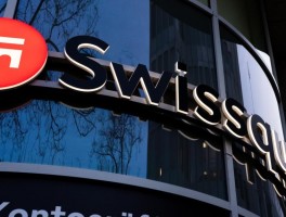 What is the wholly -owned subsidiary of Swissquote Ruixun Bank?